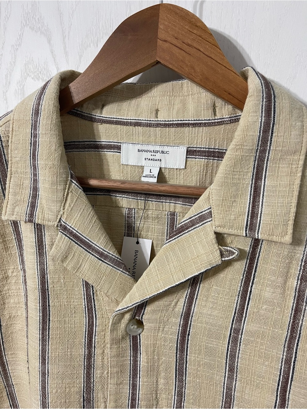 Banana Republic Men’s Beige Striped Lightweight Camp Collar Shirt